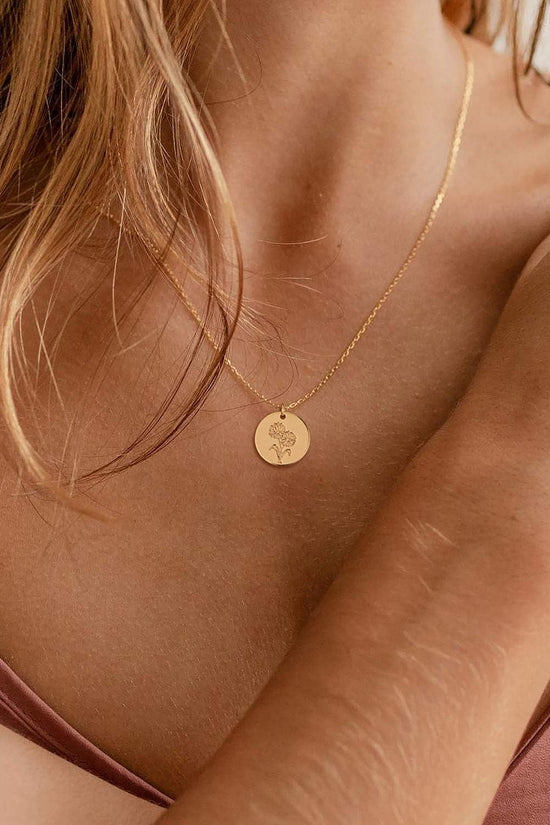 Birth Flower Necklace 18K Gold Custom Floral Pendant Necklaces Dainty Birth Month Flower Disc Hand Stamped Necklace Personalized Jewelry Birthday Gift - Velinare