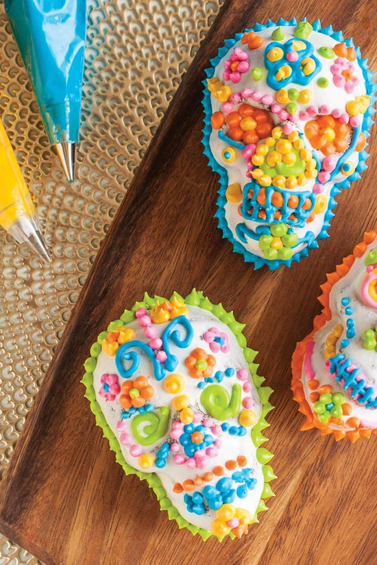 Halloween Bakeware, Haunted Skull Cakelet Pan, Bronze - Velinare