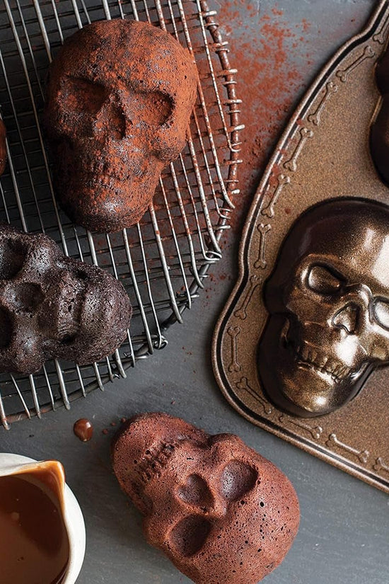 Halloween Bakeware, Haunted Skull Cakelet Pan, Bronze - Velinare