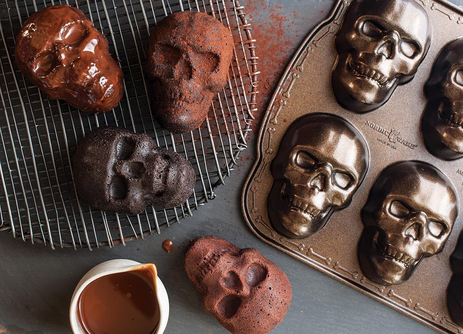 Halloween Bakeware, Haunted Skull Cakelet Pan, Bronze - Velinare